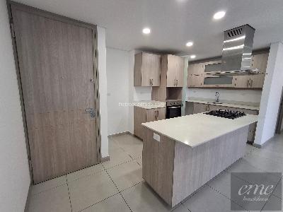 Apartamento de 3 alcobas en arriendo en San Jose, Sabaneta, 105 m² · foto 3 de 20