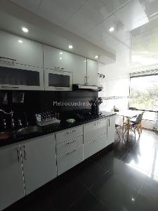 Apartamento de 3 alcobas en venta en Lisboa Conjunto Alameda, Bogotá, 170 m² · foto 7 de 19