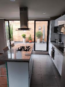Apartamento de 2 alcobas en venta en Santa Barbara Occidental Usaquen, Bogotá, 122 m² · foto 4 de 15
