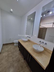 Apartamento de 3 alcobas en venta en Chico Navarra Chico, Bogotá, 240 m² · foto 15 de 20