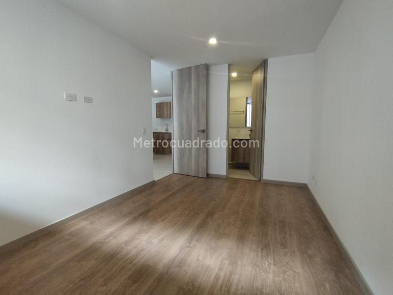 Apartamento Estudio de 1 Alcoba con 2 Baños y Parqueo en Ciudad del Río - 8