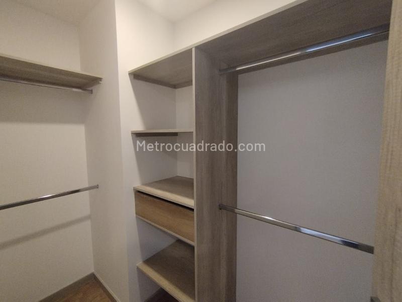 Apartamento Estudio de 1 Alcoba con 2 Baños y Parqueo en Ciudad del Río - 9
