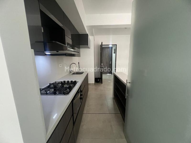 Apartamento Versátil de 3 Alcobas en Calasanz Ferrini - 2