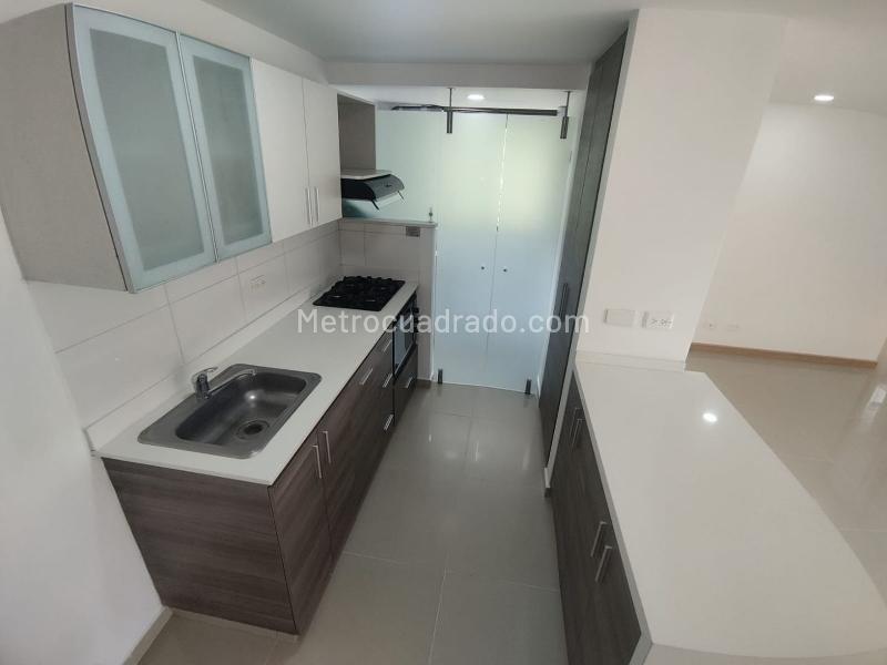 Apartamento de 2 Alcobas con Amenidades en El Poblado Castropol - 3
