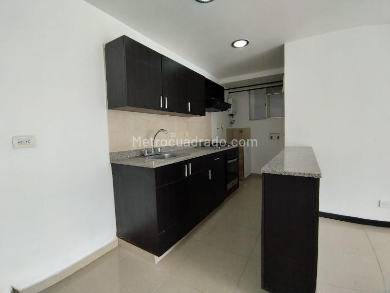 New 3BR Apartment with Balcony and Double Parking in Ciudad del Río - 2