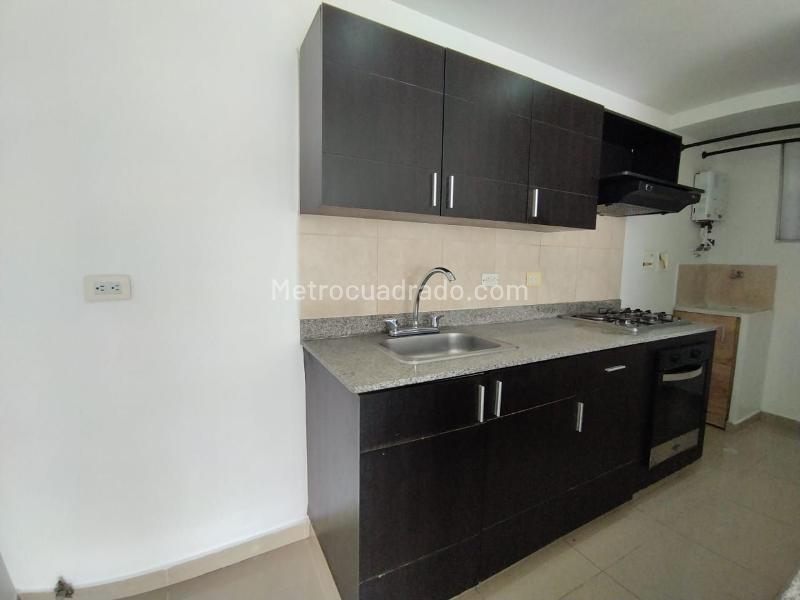 New 3BR Apartment with Balcony and Double Parking in Ciudad del Río - 9