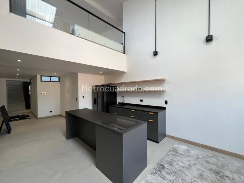 Apartamento amplio de 2 Alcobas en Laureles