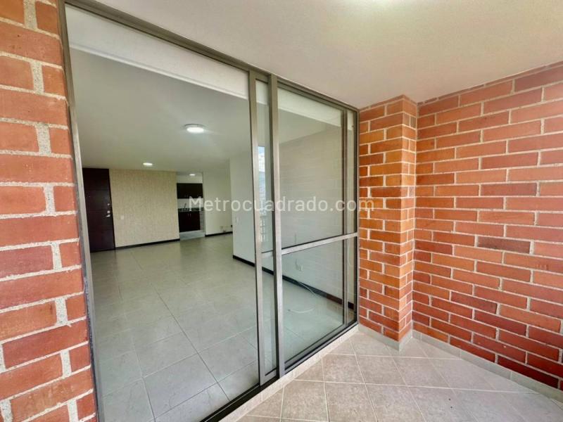 Apartamento Amplio de 3 Alcobas en La Candelaria - 6