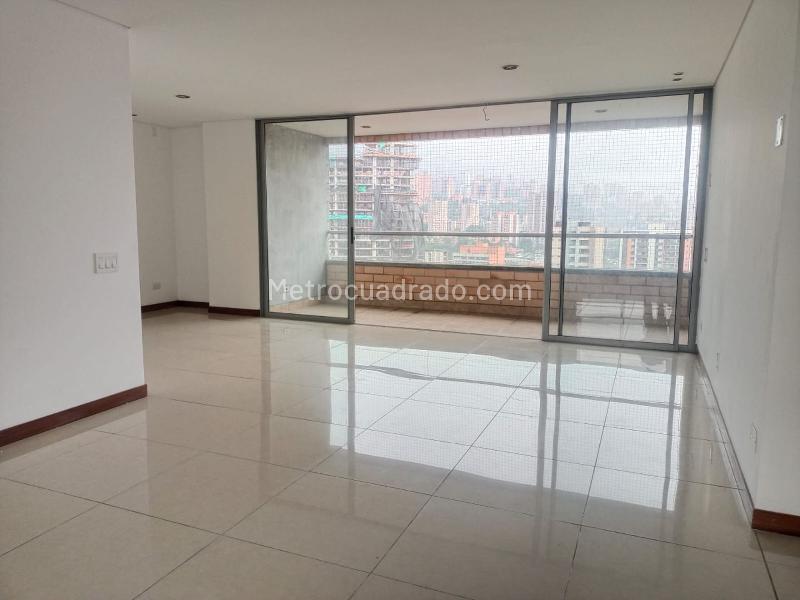 Comfortable 3BR Apartment in El Poblado Castropol - 2