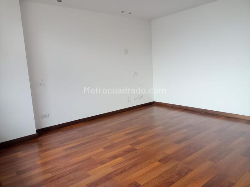 Comfortable 3BR Apartment in El Poblado Castropol - 4