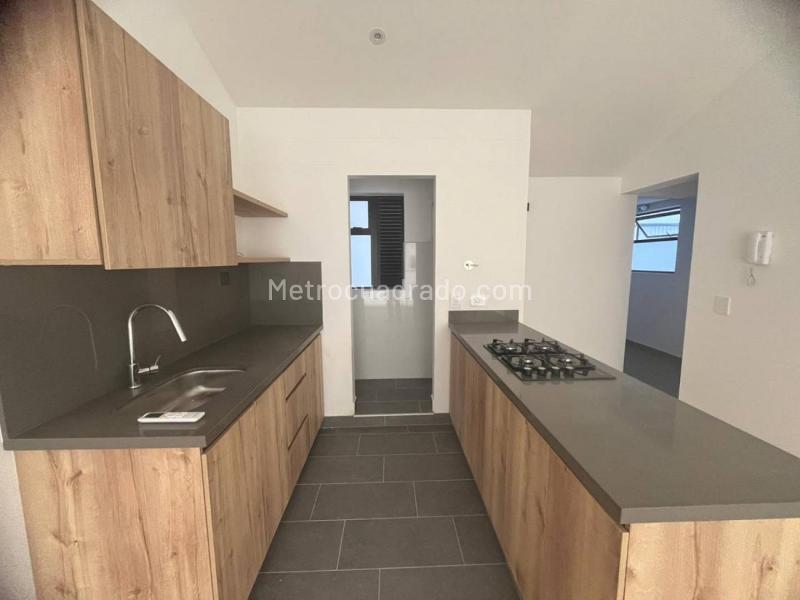 Apartamento en Arriendo, San Marcos, Envigado - 2