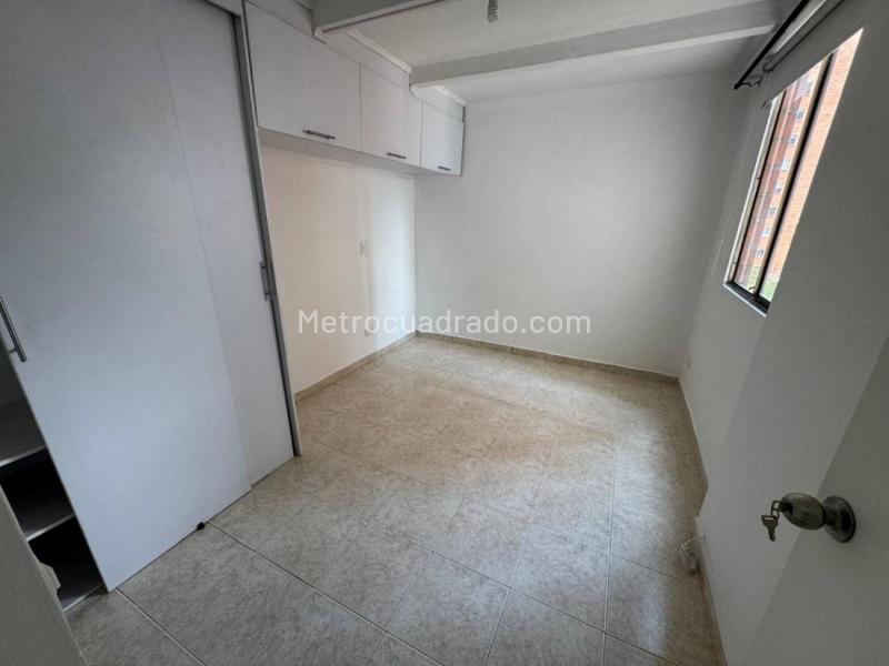 Modern 3BR Apartment with Balcony in Los Colores - 7