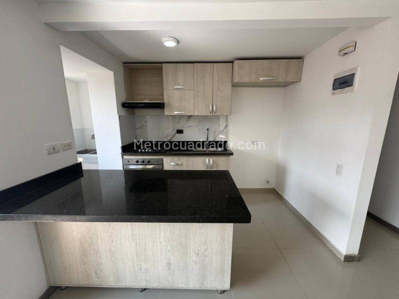 Apartamento Amplio de 3 Alcobas en San Germán (70 m²) - 2