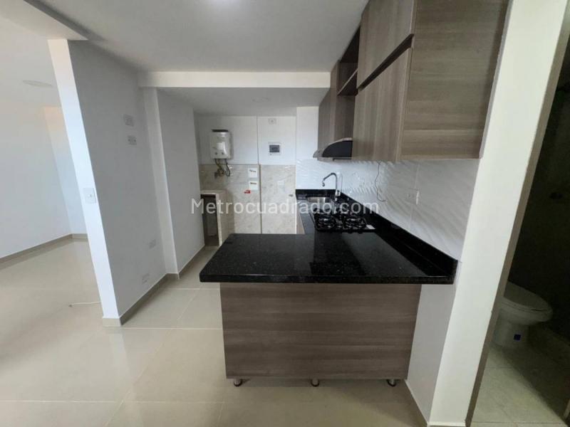 3BR Apartment with 2 Baths in Robledo La Campiña (55 m²) - 3