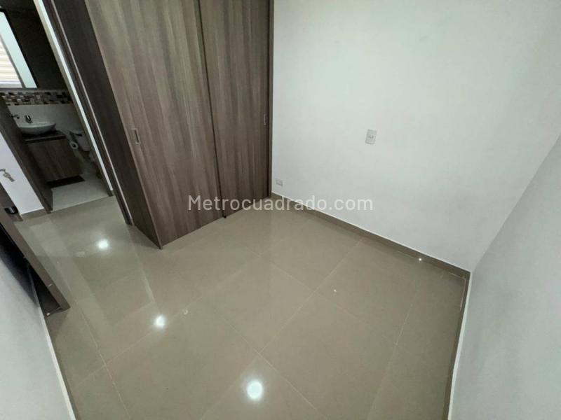 3BR Apartment with 2 Baths in Robledo La Campiña (55 m²) - 6