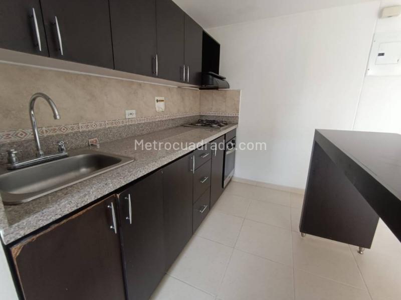 Apartamento Cómodo de 3 Alcobas en Calasanz - 4