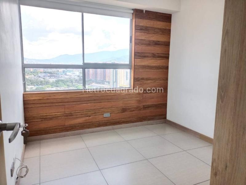 Apto Cómodo de 3 Alcobas en Loma de San Julián - 4