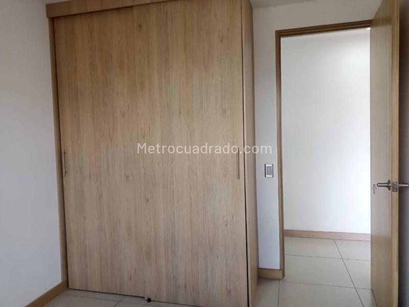 Apto Cómodo de 3 Alcobas en Loma de San Julián - 7