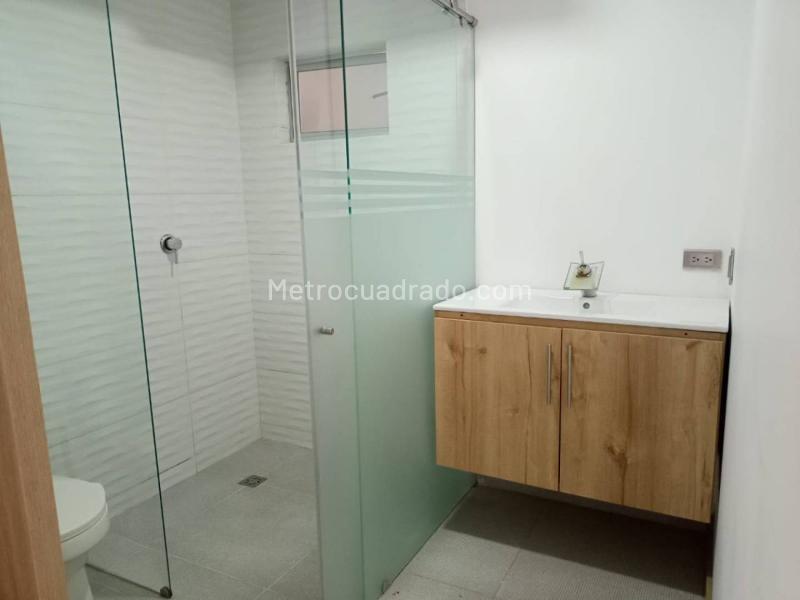 Apto Cómodo de 3 Alcobas en Loma de San Julián - 8