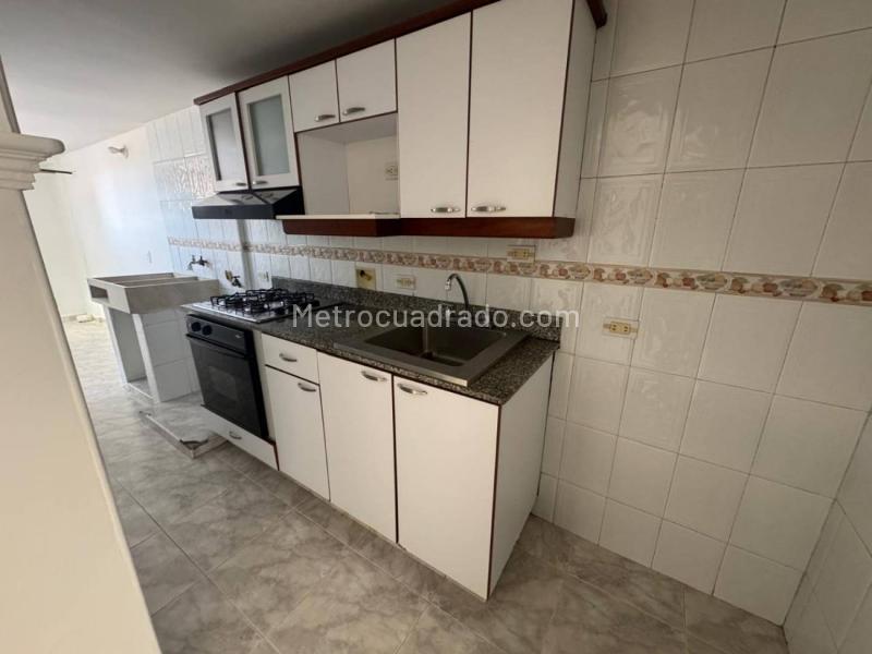 3BR Apartment for Rent in Calasanz (65 m²)