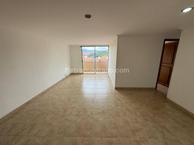 3BR Apartment in Los Colores near Avenida 80 - 5