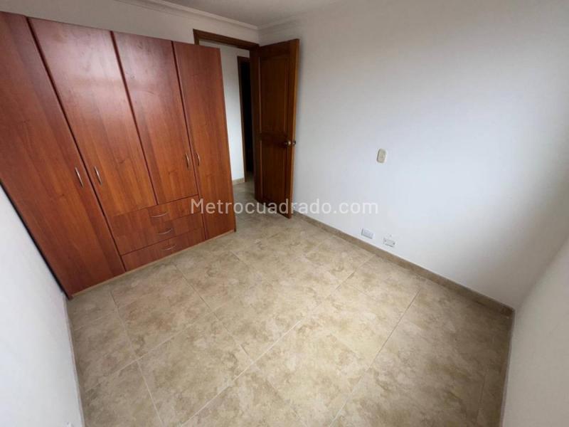 3BR Apartment in Los Colores near Avenida 80 - 7
