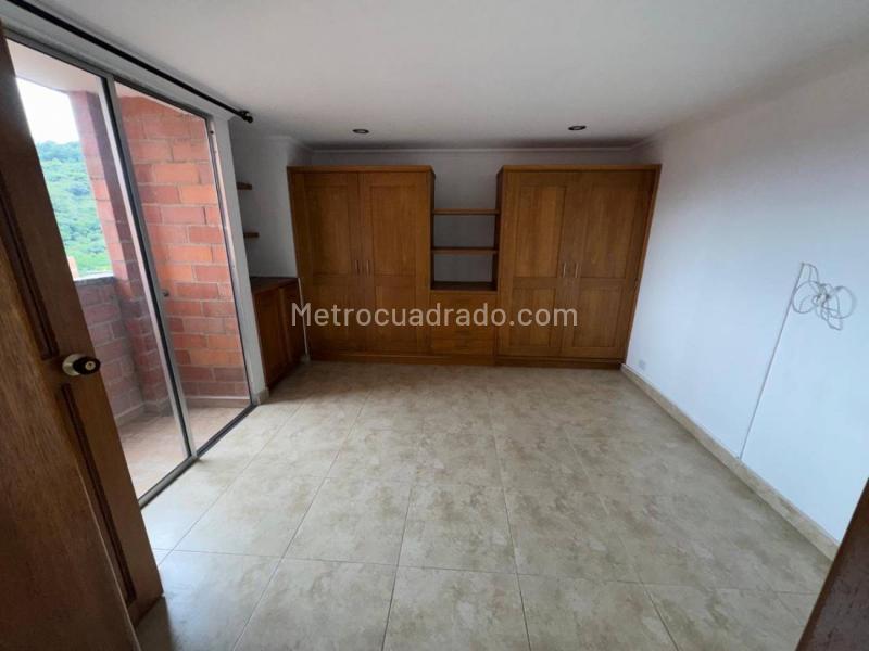 3BR Apartment in Los Colores near Avenida 80 - 8
