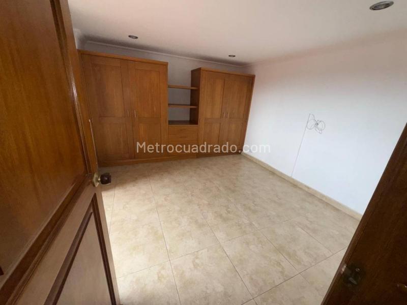 3BR Apartment in Los Colores near Avenida 80 - 9