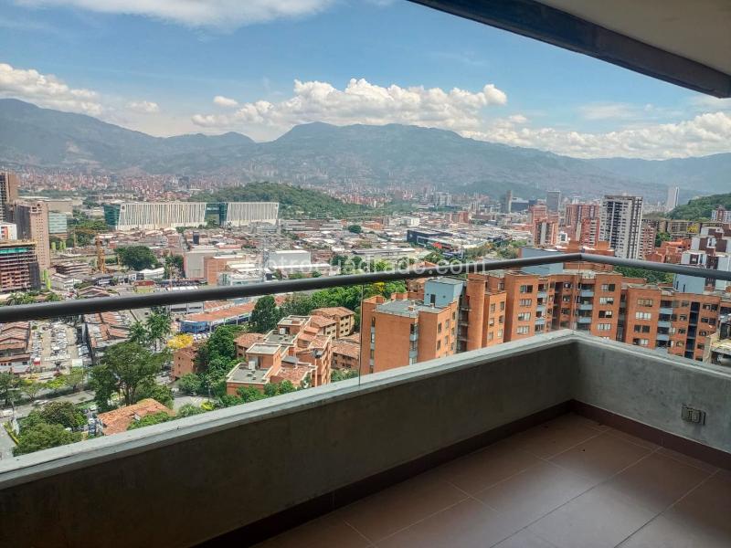 Apartamento cómodo de 3 Alcobas con balcón en Castropol, El Poblado - 3