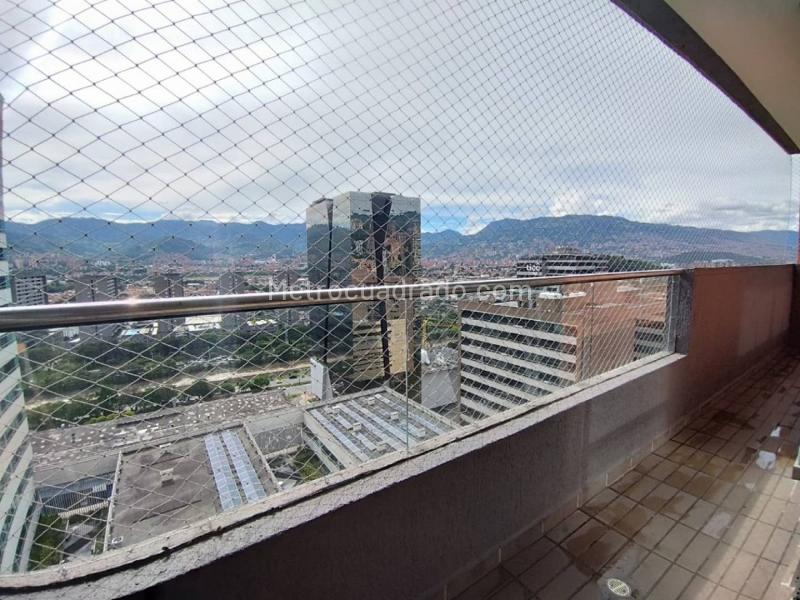 Apartamento de 2 Alcobas en Ciudad del Río con Parqueadero y Cuarto útil - 3
