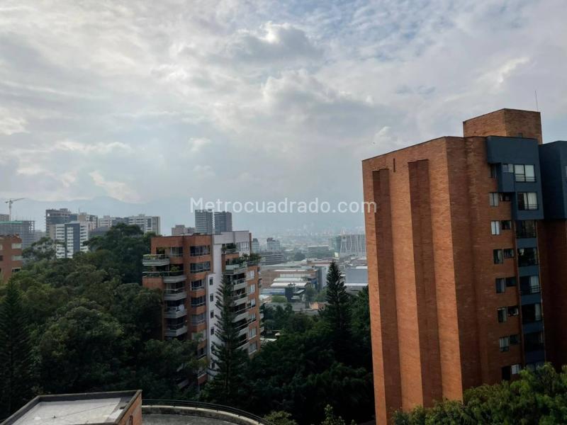 Spacious 3BR Apartment in Loma De San Julian