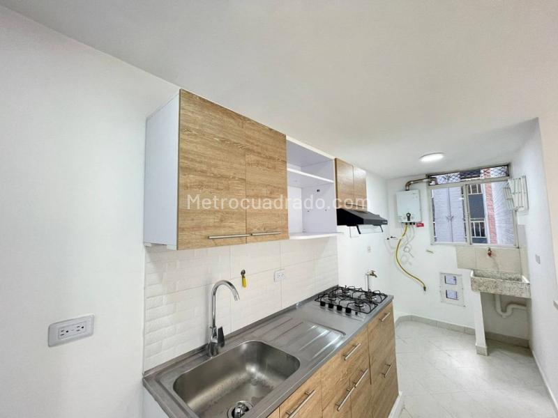 Apartamento Amplio de 3 Alcobas en Loma de San Julián - 2