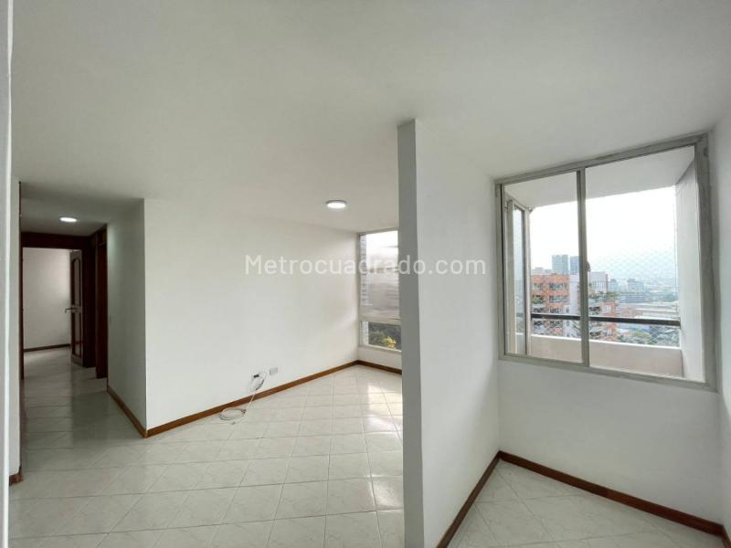Apartamento Amplio de 3 Alcobas en Loma de San Julián - 5