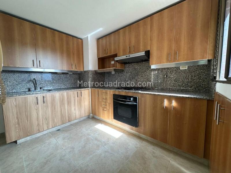 Apartamento de 4 Alcobas en Los Balsos, Medellín (150 m²) - 2