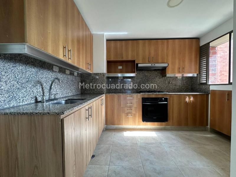 Apartamento de 4 Alcobas en Los Balsos, Medellín (150 m²) - 3