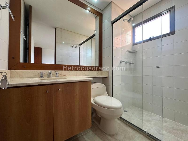 Apartamento de 4 Alcobas en Los Balsos, Medellín (150 m²) - 4