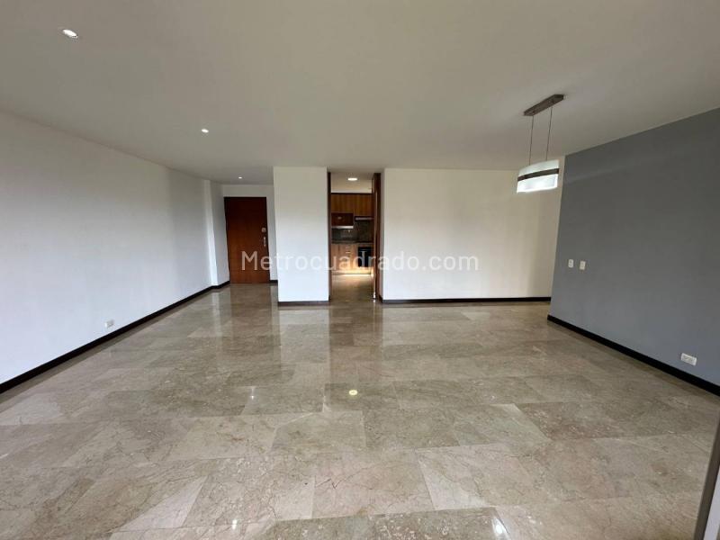 Apartamento de 4 Alcobas en Los Balsos, Medellín (150 m²) - 6