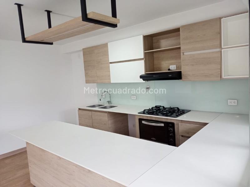 Charming 2BR Apartment with Study in Loma De San Julian - 3