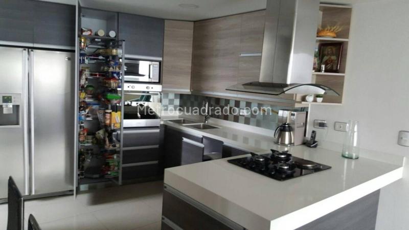 Apartamento de 3 Alcobas en Loma de San Julián - 2