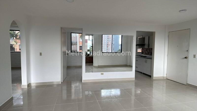 Apartamento de 3 Alcobas en La Loma del Indio (Piso 4) - 2