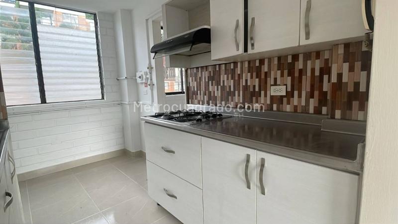 Apartamento de 3 Alcobas en La Loma del Indio (Piso 4) - 4