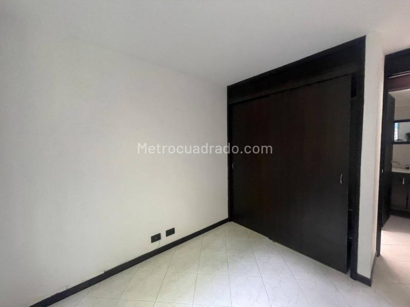 Apartamento de 3 Alcobas con amenidades en Loma de San Julián - 3