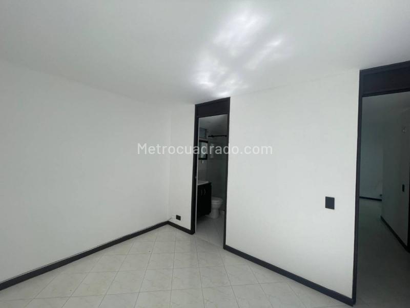 Apartamento de 3 Alcobas con amenidades en Loma de San Julián - 6