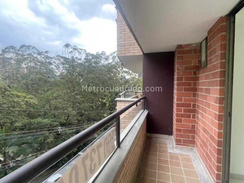 Apartamento Amplio de 3 Alcobas en Loma de los González