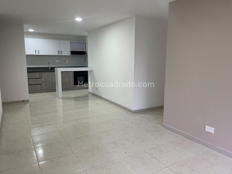 Apartamento Amplio de 3 Alcobas en Loma de los González - 4