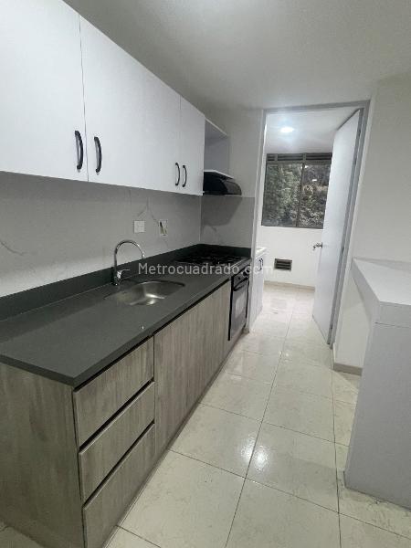 Apartamento Amplio de 3 Alcobas en Loma de los González - 6