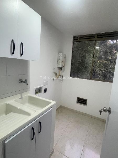 Apartamento Amplio de 3 Alcobas en Loma de los González - 9