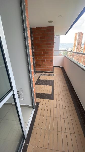 2BR Apartment with Study and Balcony in La Loma del Indio - 4