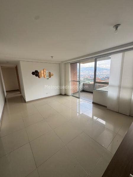 Spacious 3BR Apartment with Balcony in Santa Maria De Los Angeles - 3