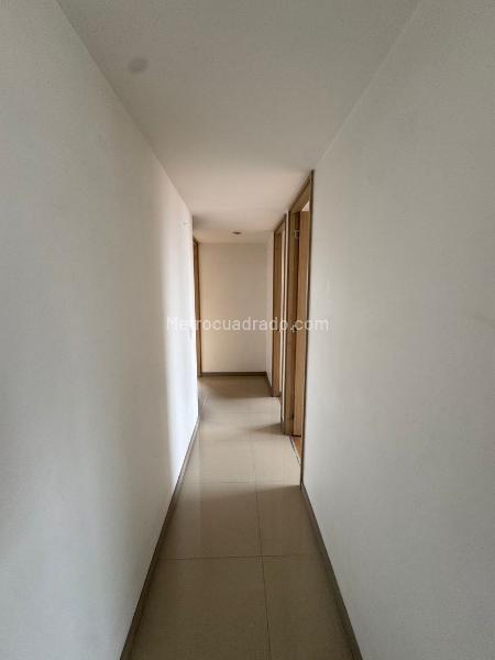 Spacious 3BR Apartment with Balcony in Santa Maria De Los Angeles - 8
